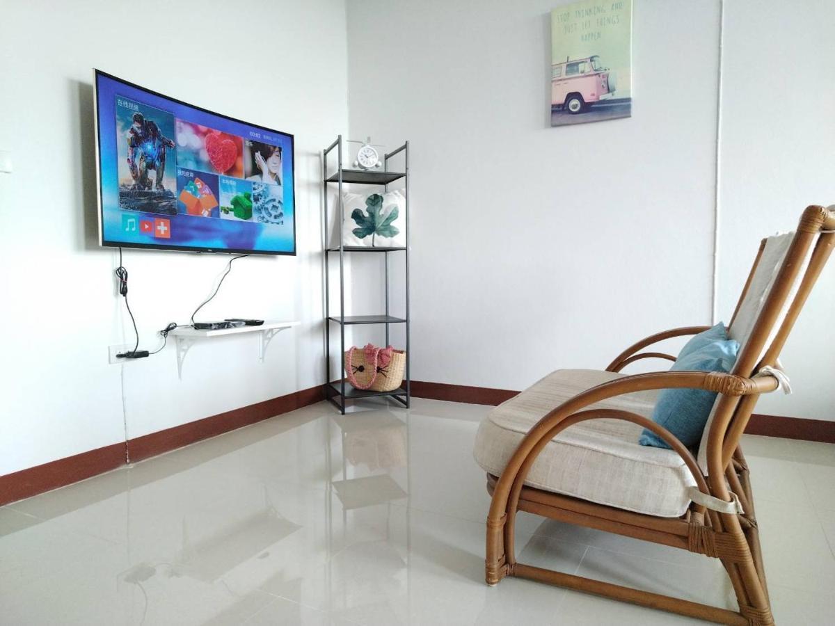 Supanich Condo Opposite The Train Station Chiangmai Chiang Mai Exterior foto